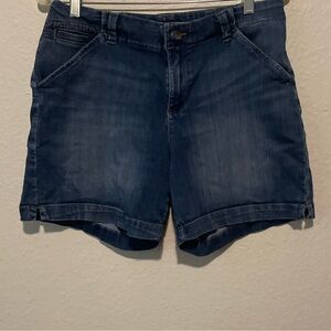 Lee Straight Fit Jean Shorts. SZ M
